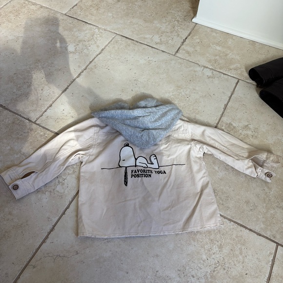 Zara Kids Beige Graphic Jacket with Gray Hood - Picture 1 of 6